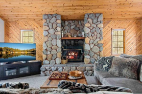 The 717 - Upper Moonridge - VERY Close to Resorts! Big Bear Lake